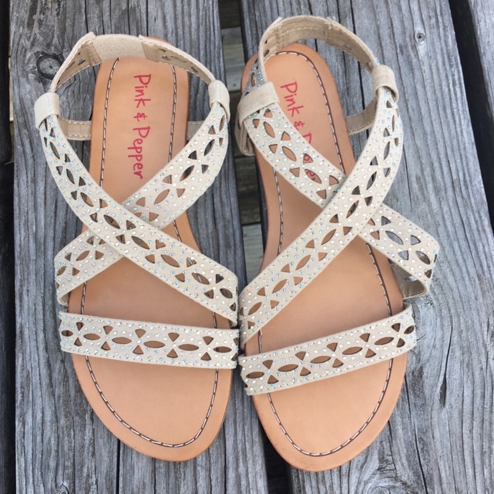 - Pink & Pepper 6.5 Rhinestone Perforated Slingback Sandals! NEW! - Picture 3 of 10